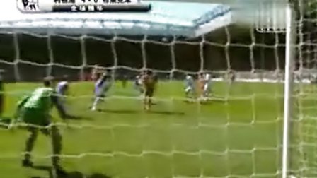 《激烈游泳比赛精彩瞬间速递，冠军争夺战全程回放》